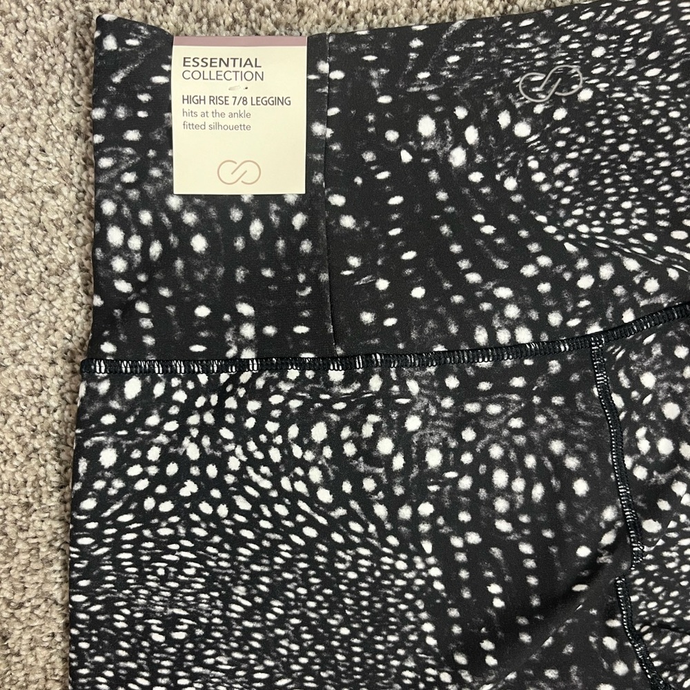 Calia by Carrie Underwood NWT Black and White 7/8 Leggings - Picture 4 of 8
